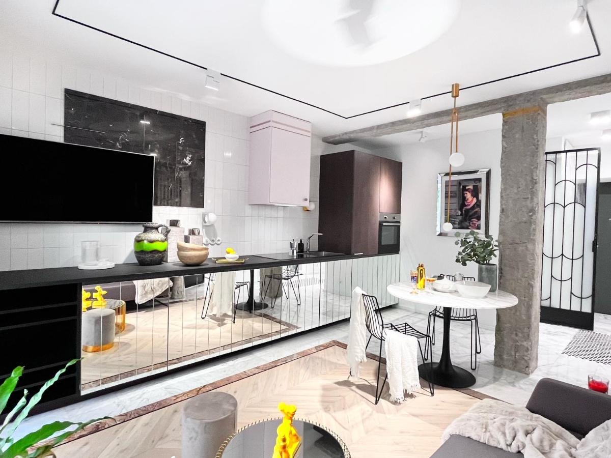Design+Luxus Apartment Im Zentrum! +Netflix Varsóvia Exterior foto
