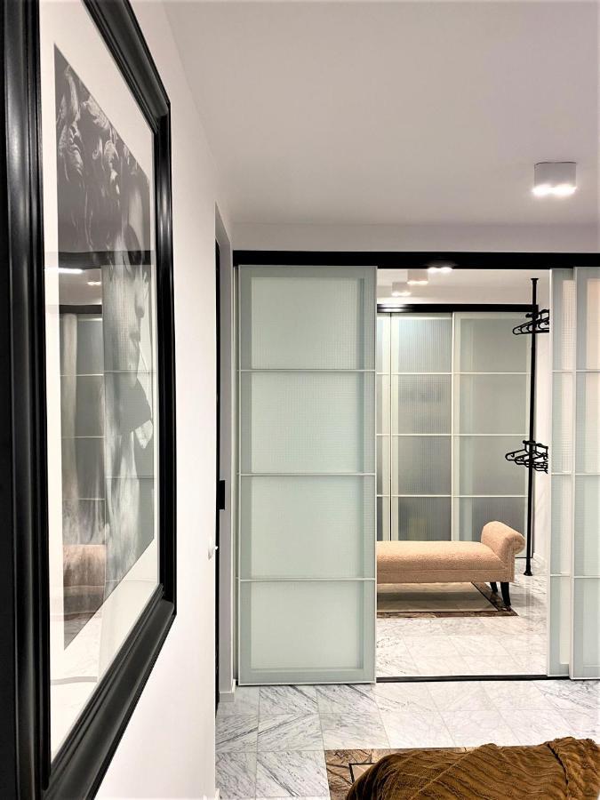 Design+Luxus Apartment Im Zentrum! +Netflix Varsóvia Exterior foto