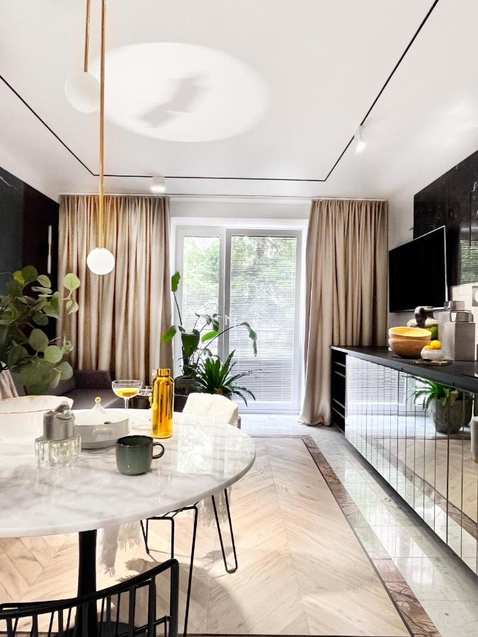 Design+Luxus Apartment Im Zentrum! +Netflix Varsóvia Exterior foto