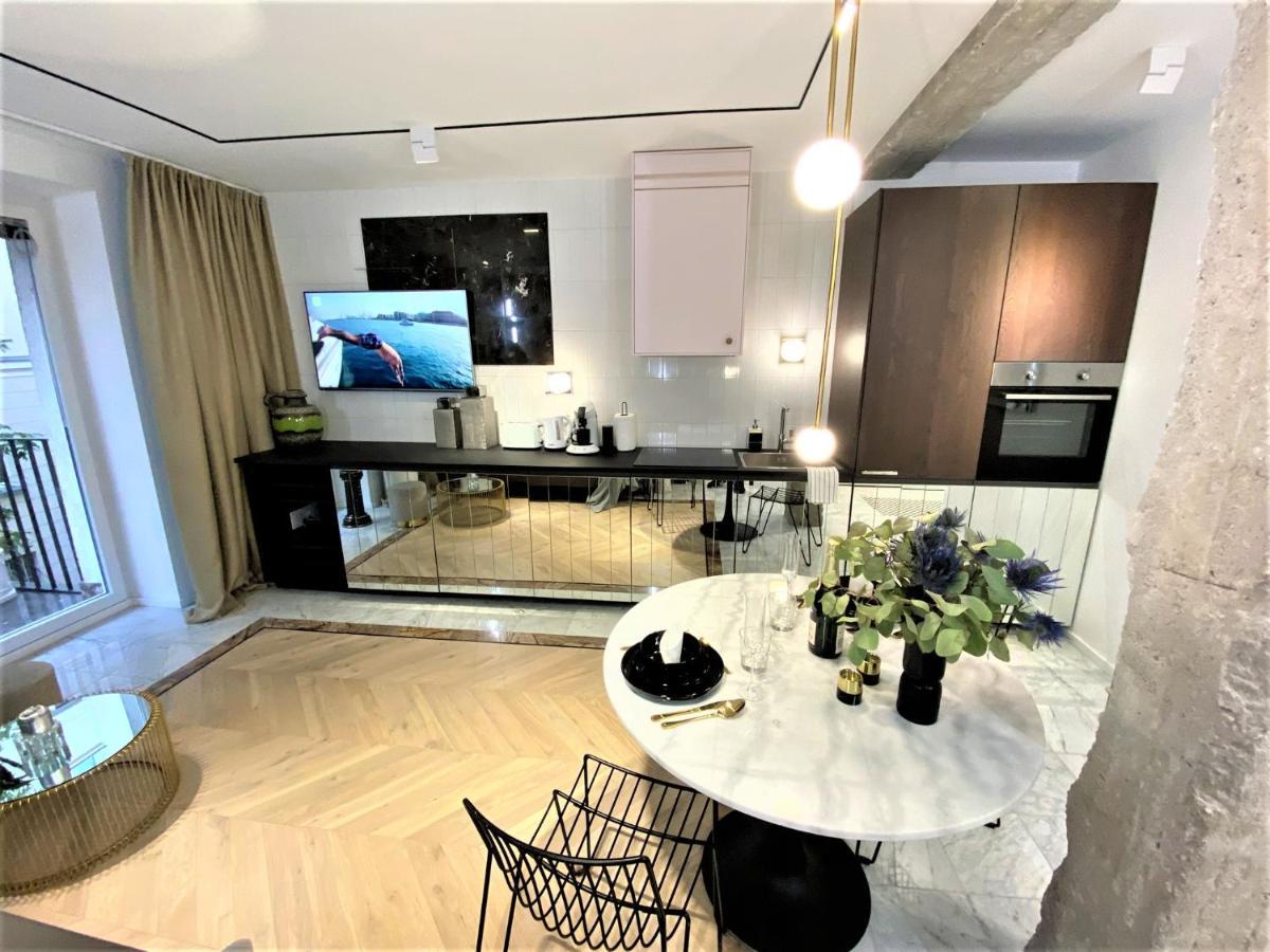 Design+Luxus Apartment Im Zentrum! +Netflix Varsóvia Exterior foto