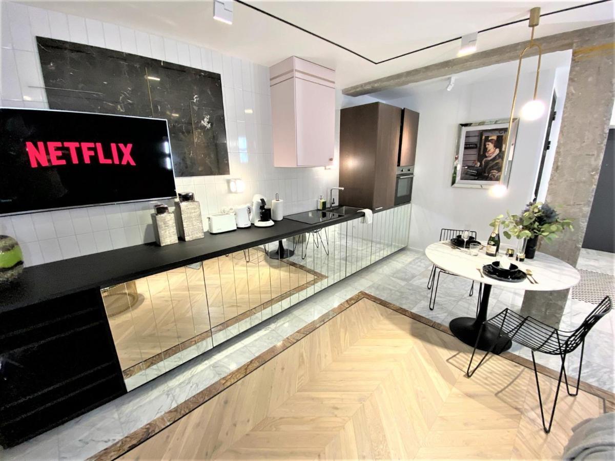 Design+Luxus Apartment Im Zentrum! +Netflix Varsóvia Exterior foto